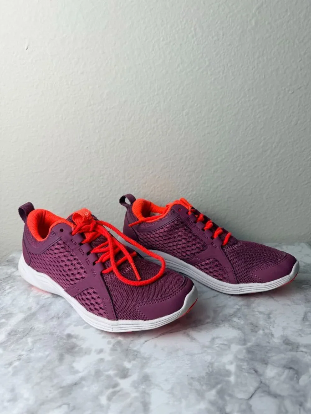 Vionic Womens Ingrid Purple Athletic Sneakers Size 5 With Orange Accents